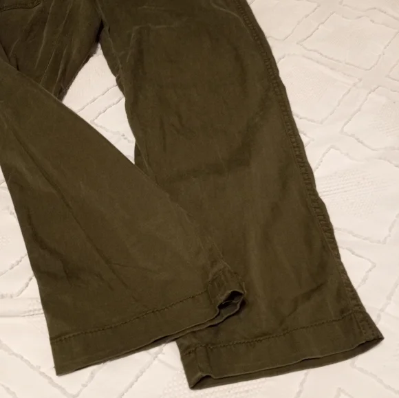 4/$20 Lou and Grey For Loft Army Green Cargo Pants - Picture 2 of 9